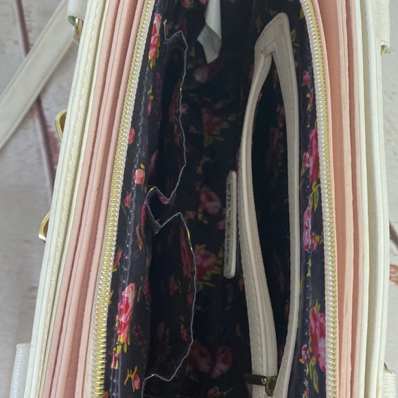 Betsy Johnson handbag - Picture 3 of 8